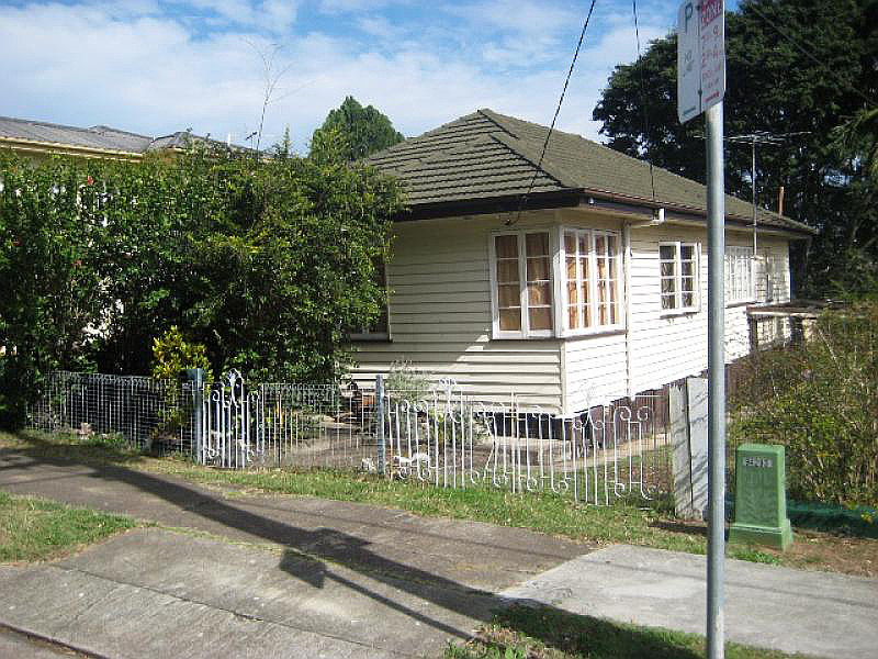 2 Milford Street, Ipswich QLD