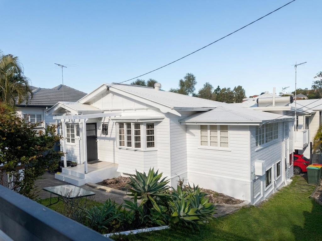 39 Plimsoll Street, Greenslopes QLD
