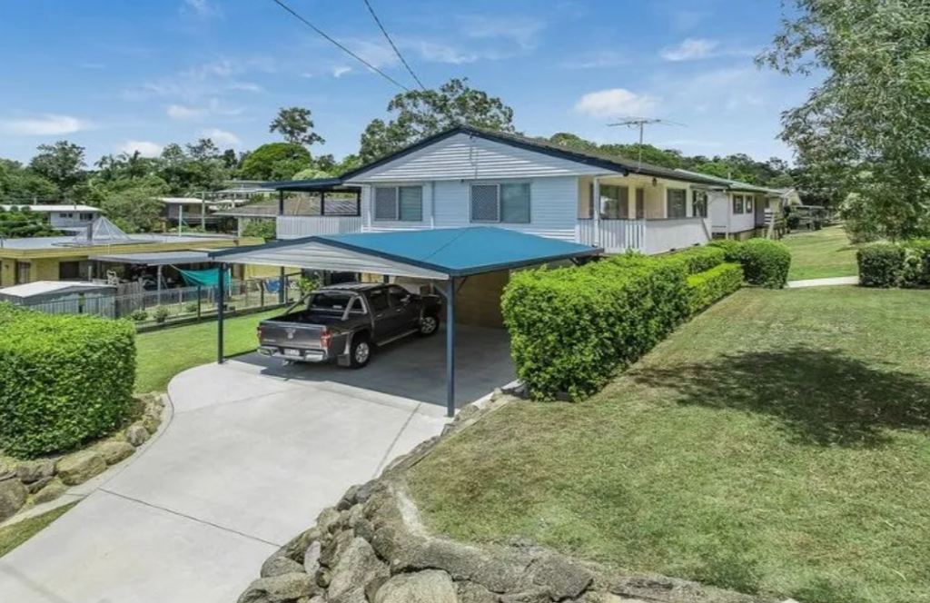 11 Cobbity Crescent, Arana Hills QLD photograph