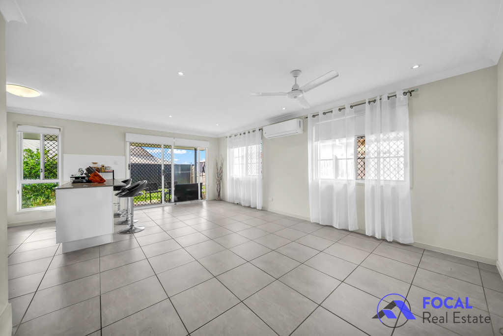 11 Tombay Court, Crestmead QLD photograph