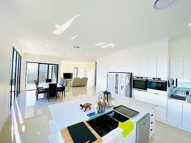 9 Hammock Place, Hope Island QLD photograph
