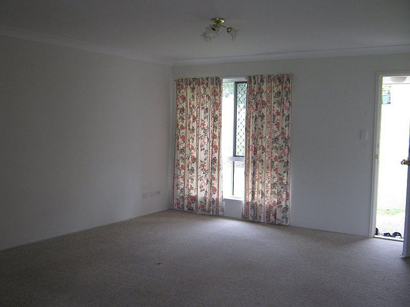 32 Holly Crescent, Windaroo QLD photograph