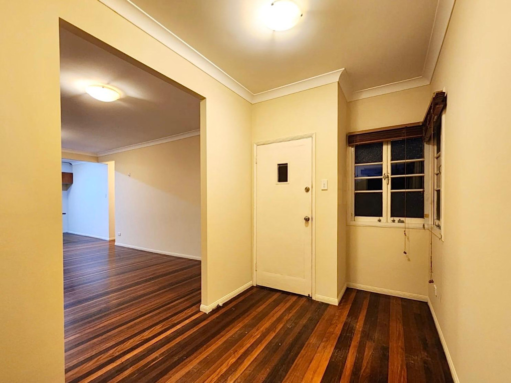 1155 Logan Road, Holland Park West QLD photograph