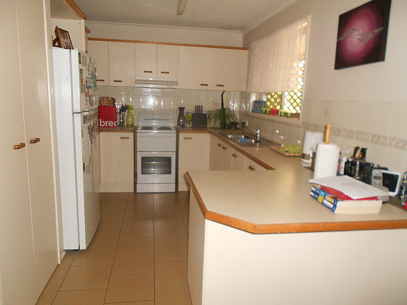 4 Edgehill Crescent, Springwood QLD photograph
