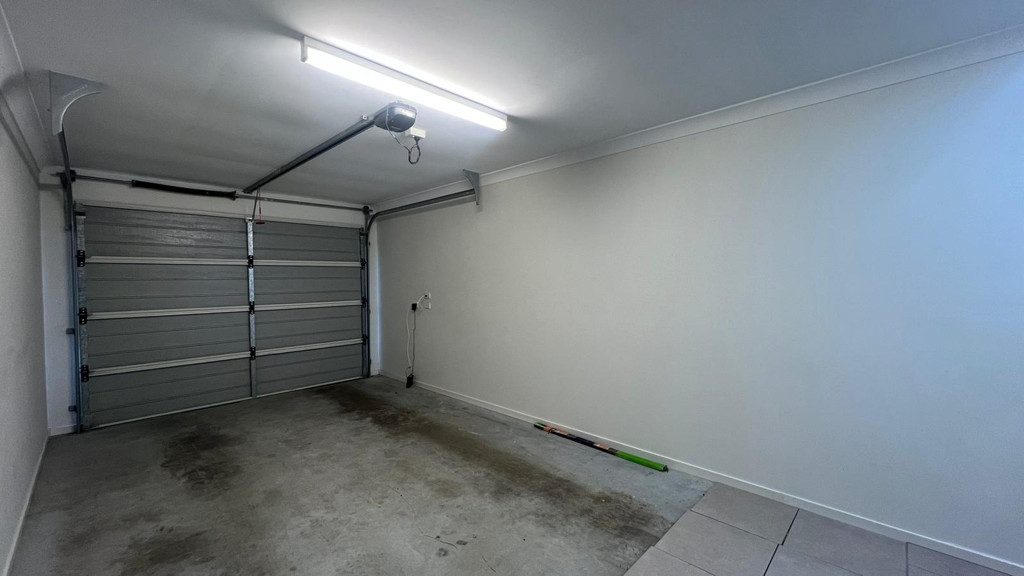 2/13 Atlantic Drive, Loganholme QLD photograph