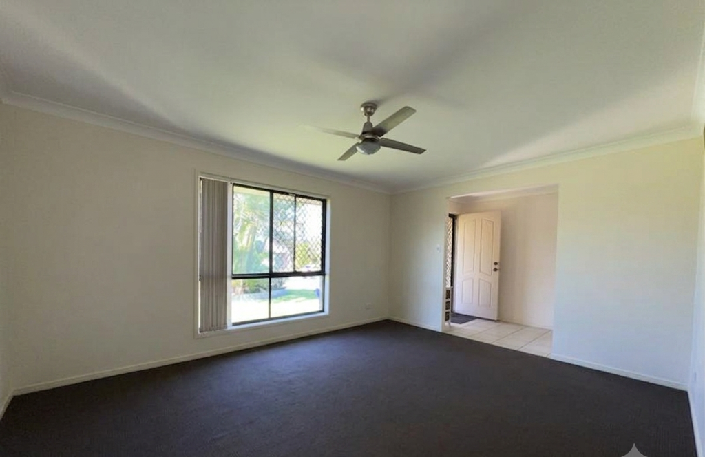 33 Rosella Street, Loganlea QLD photograph
