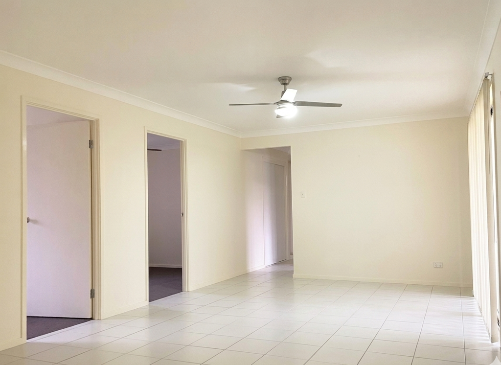 33 Rosella Street, Loganlea QLD photograph