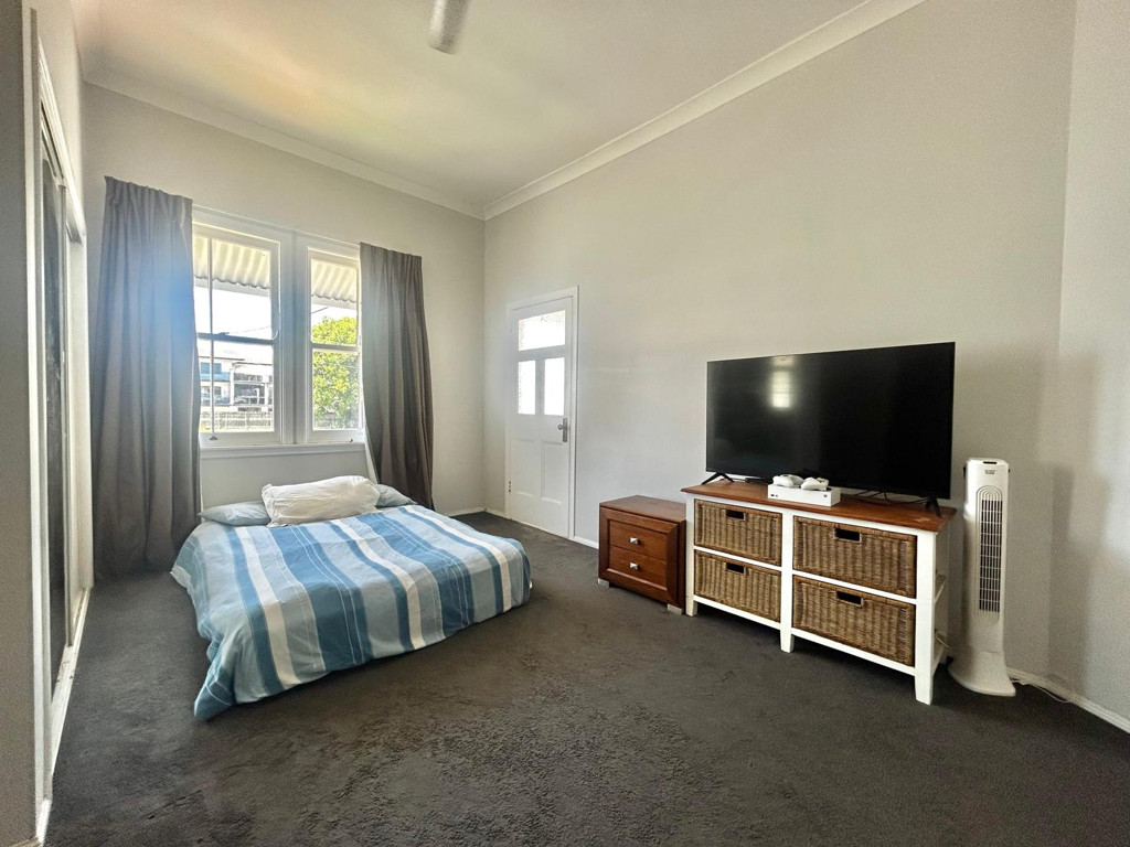 21 Salstone Street, Kangaroo Point QLD photograph