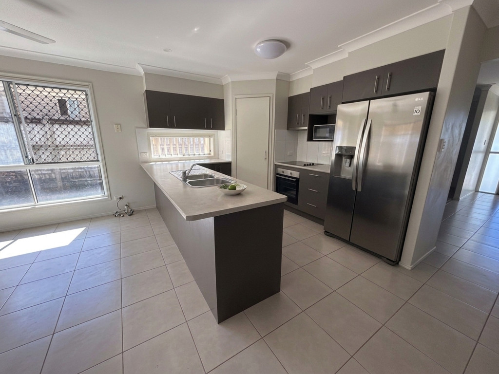 9 Apache Street, Dakabin QLD photograph