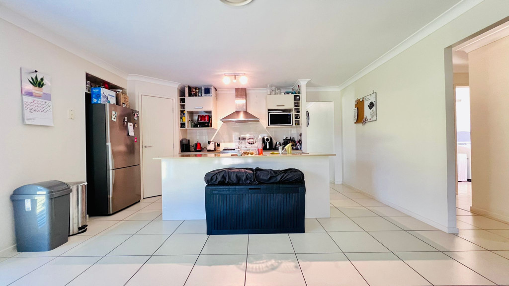 25 Stradbroke Street, Redland Bay QLD photograph