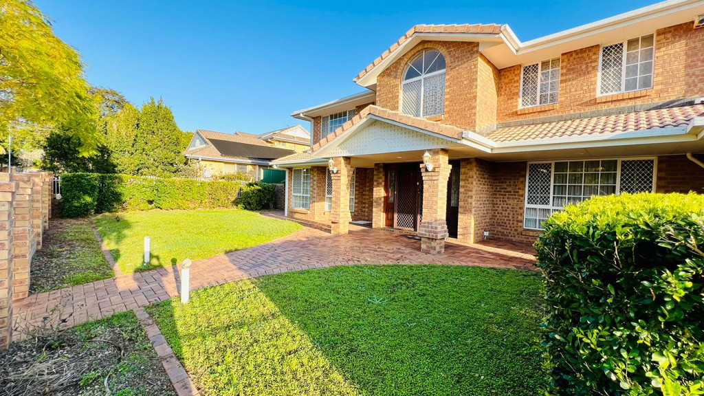 4 Gibbins Street, Sunnybank Hills QLD photograph