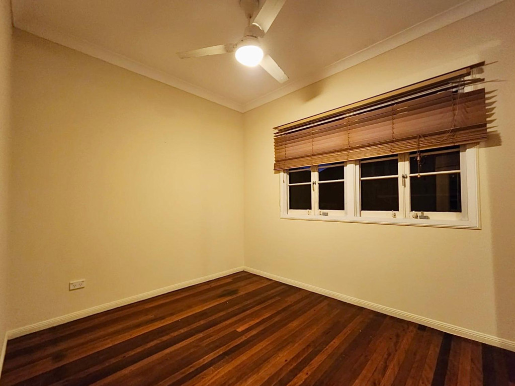 1155 Logan Road, Holland Park West QLD photograph