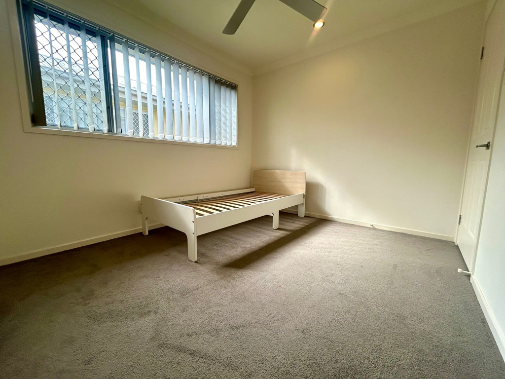 12A Karawatha Street, Springwood QLD photograph