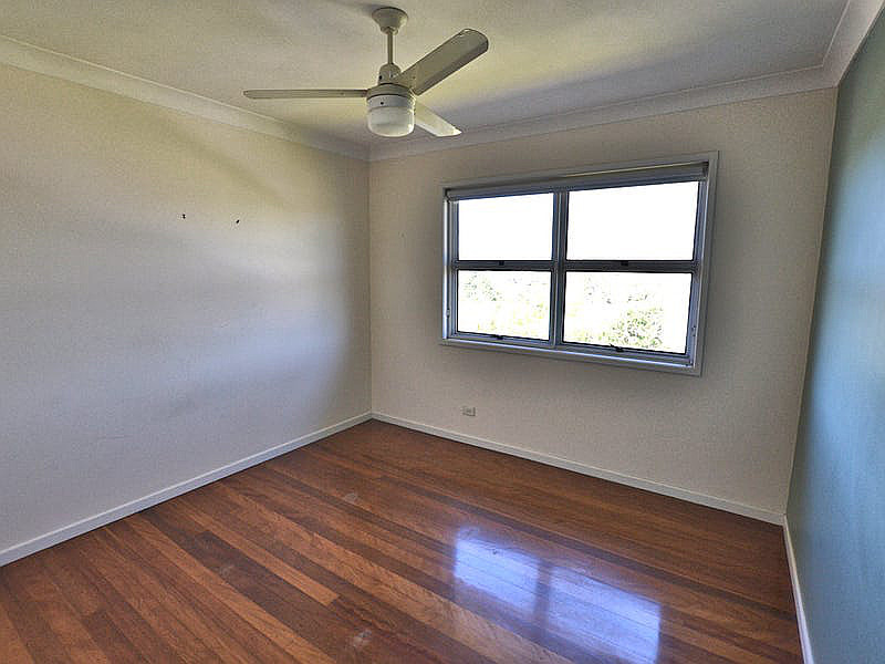 24 Valentia Street, Mansfield QLD photograph