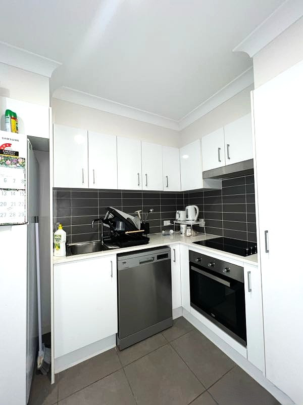 2/3 Lynette Street, Kallangur QLD photograph