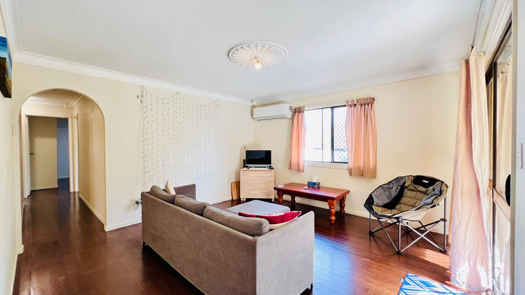 8 Mullen Street, Woodridge QLD photograph