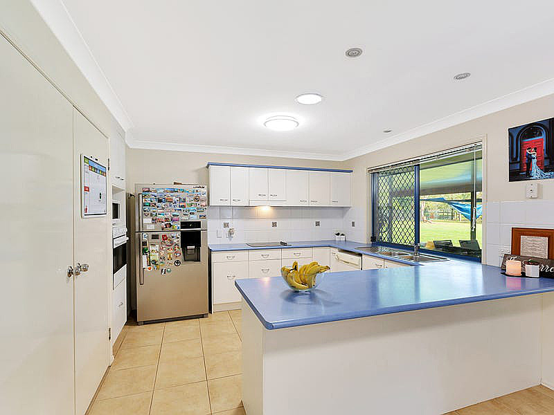 12 Jamboree Close, Greenbank QLD photograph