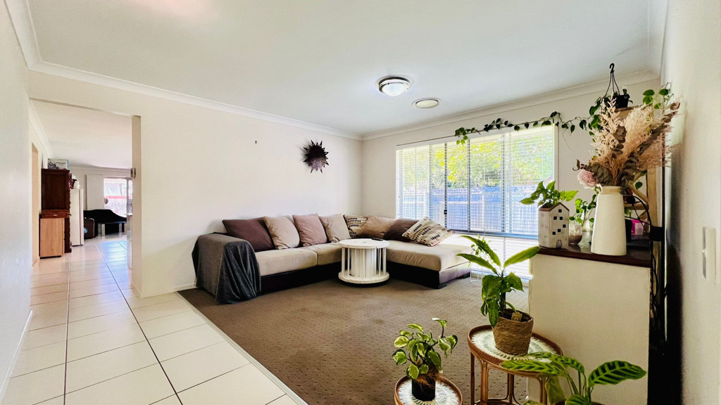 25 Stradbroke Street, Redland Bay QLD photograph
