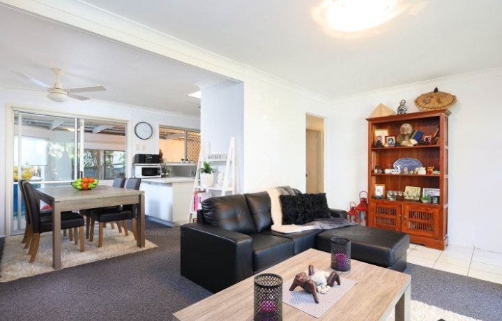 1 Raeburn Street, Manly QLD photograph