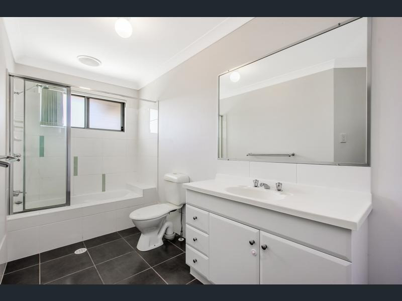 43/2 Rory Court, Calamvale QLD photograph