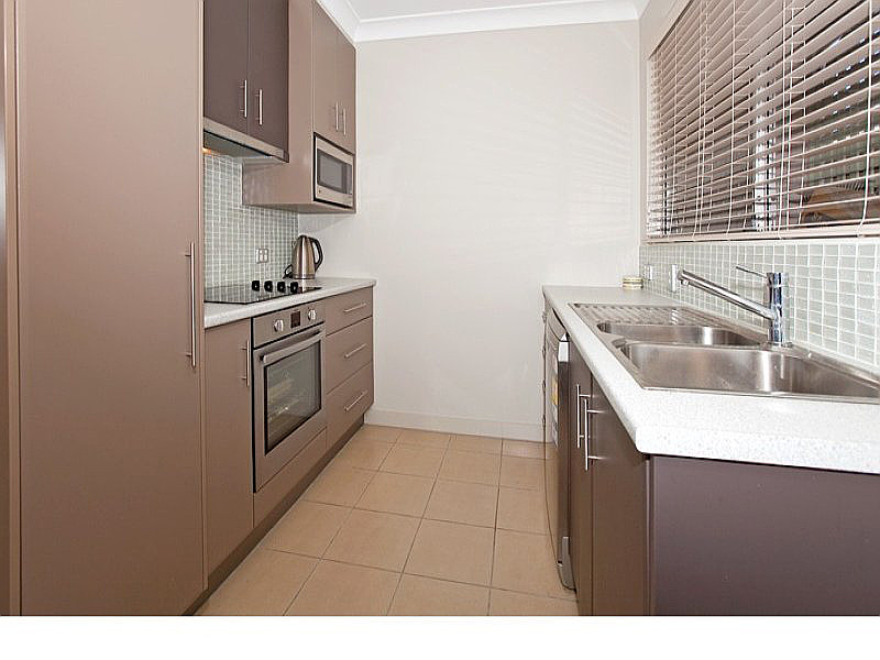 7/10 Preston Road, Manly QLD photograph