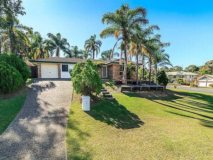 7 Kosciusko Crescent, Southport QLD