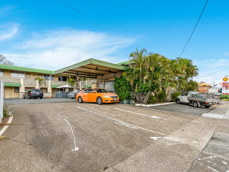 1207 Logan Road, Mount Gravatt QLD photograph