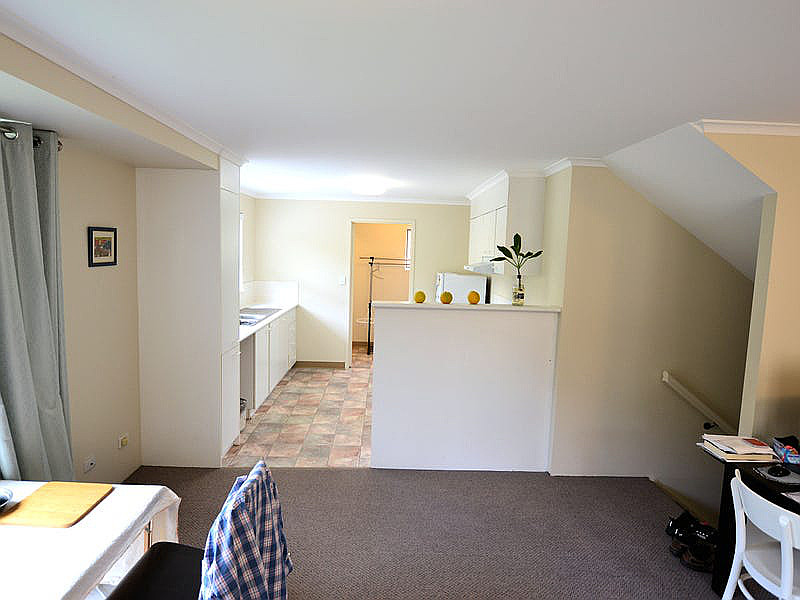 2/3 Rankin Street, Indooroopilly QLD photograph