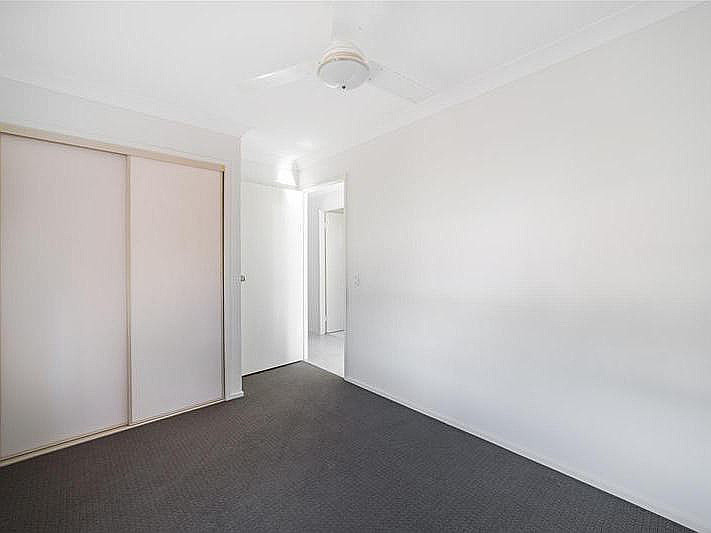 7 Kosciusko Crescent, Southport QLD photograph