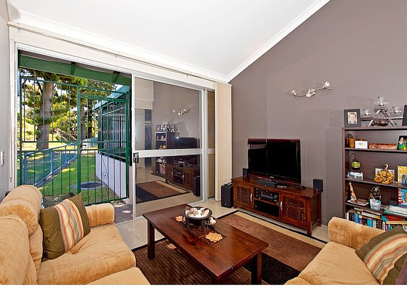 7/10 Preston Road, Manly QLD photograph