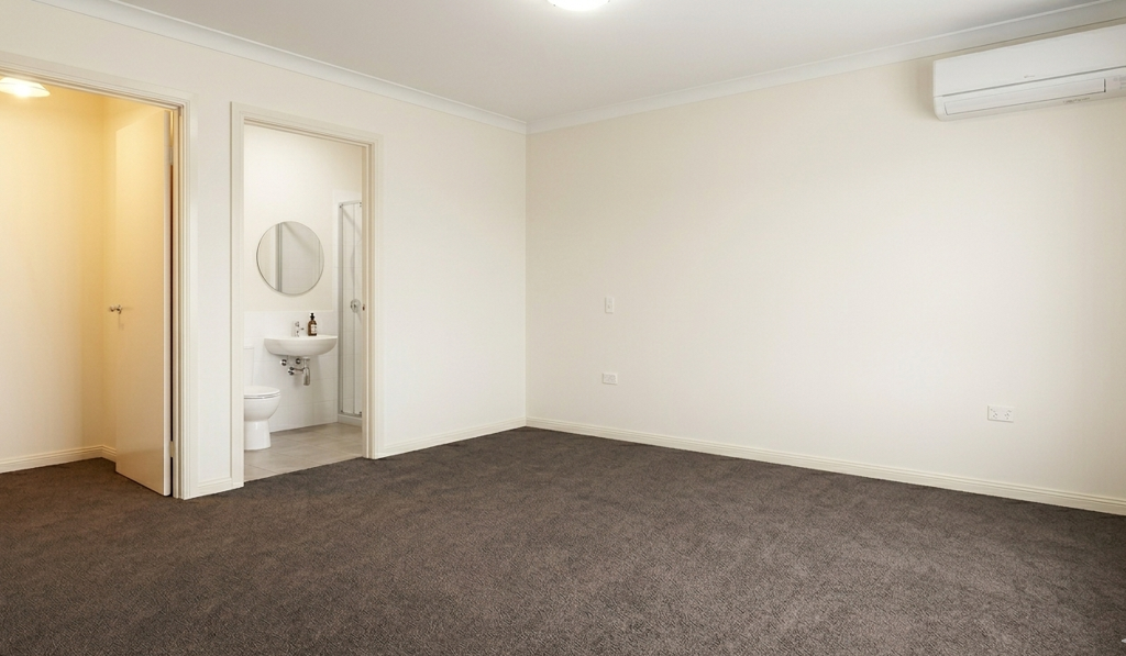 33 Rosella Street, Loganlea QLD photograph