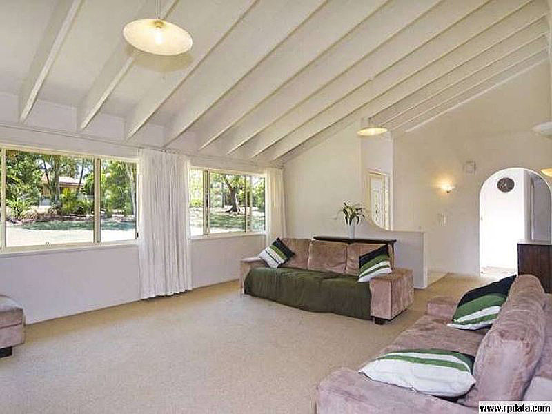 16 Sunningdale Avenue, Rochedale South QLD photograph