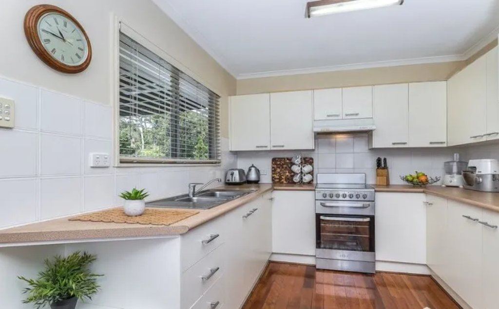11 Cobbity Crescent, Arana Hills QLD photograph