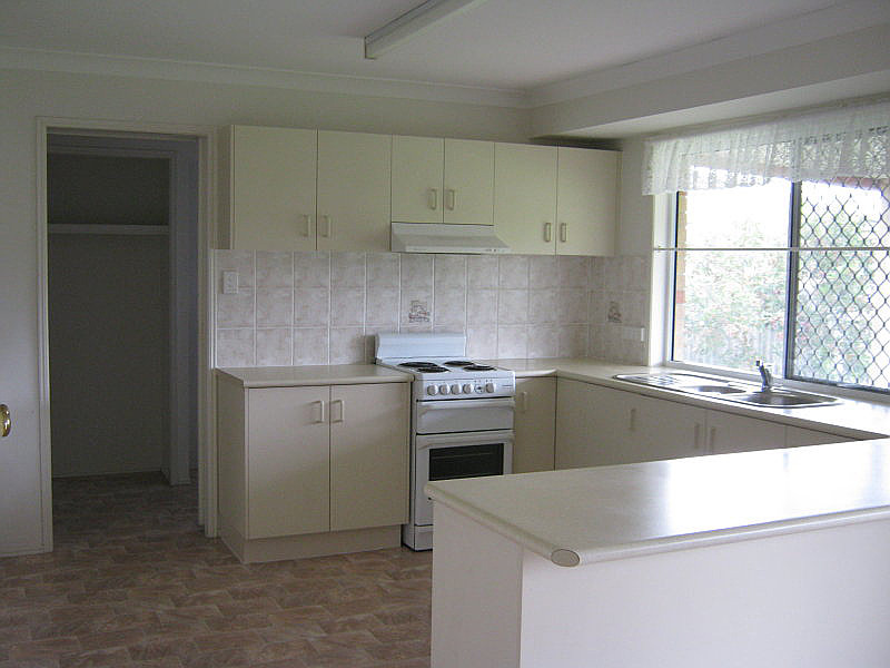 32 Holly Crescent, Windaroo QLD photograph