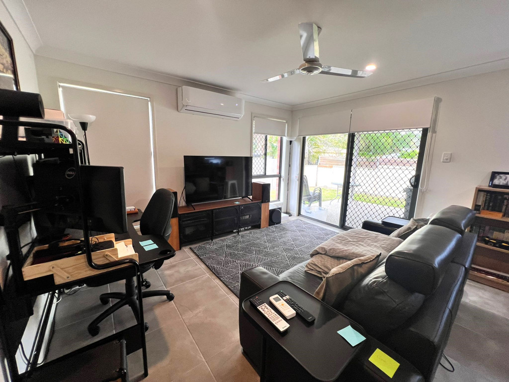 1/71A Atlantic Drive, Loganholme QLD photograph
