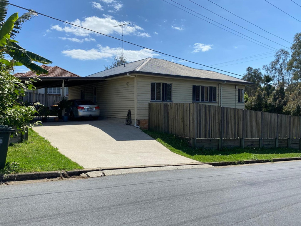 1155 Logan Road, Holland Park West QLD