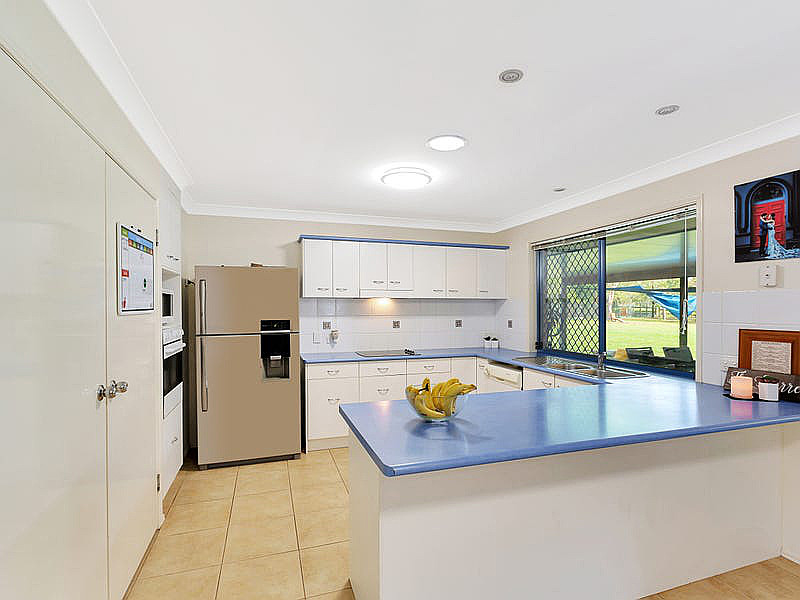 12 Jamboree Close, Greenbank QLD photograph
