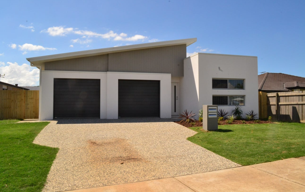 2/3 Lynette Street, Kallangur QLD photograph